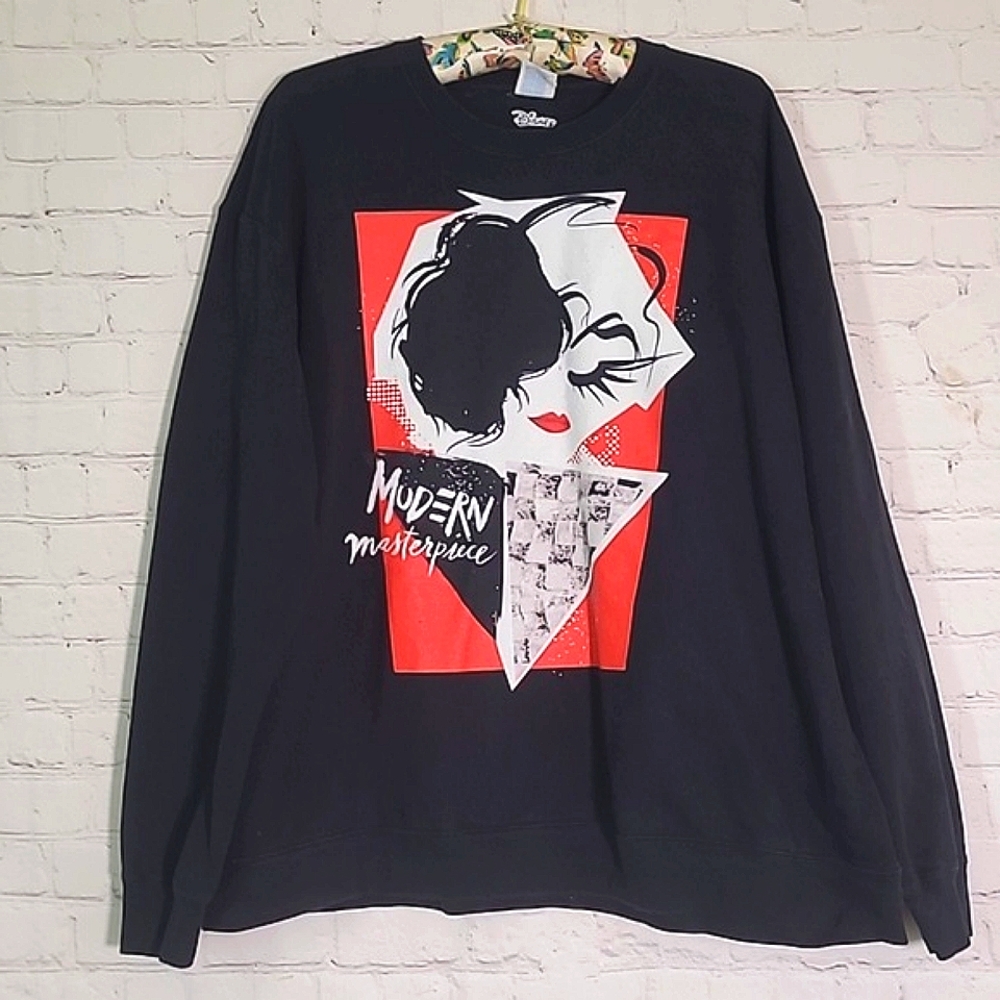 NWOT Disney Cruella Crewneck Black Red Print Ring Spun Sweater Womens Size 2XL - Picture 9 of 16